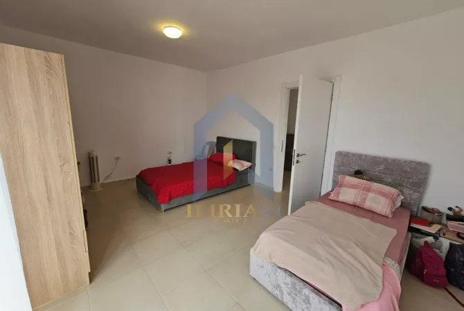 Shtepi me qera 2+1 ne Tirane - 520 Euro