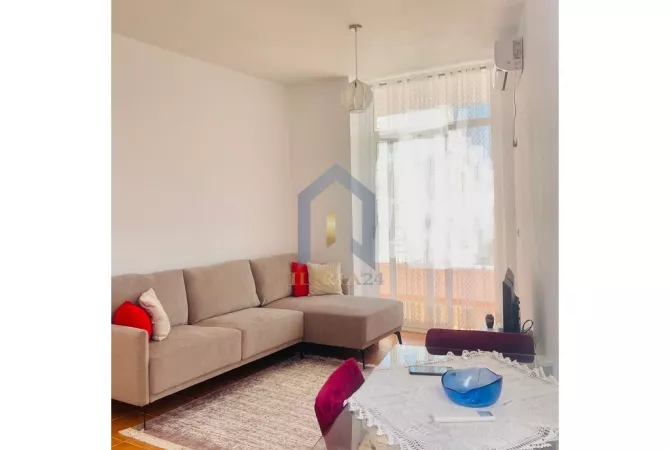 Shtepi me qera Apartament ne Tirane, 1+1, Mobilimi E mobiluar, Pagesa 450  Euro.