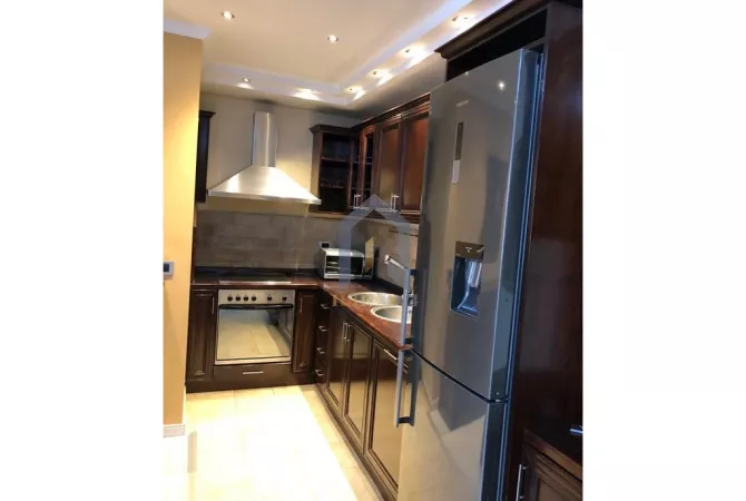 Shtepi me qera Apartament ne Tirane, 3+1, Mobilimi E mobiluar, Pagesa 900  Euro.