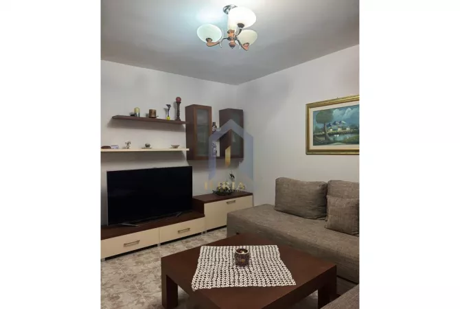 Shtepi me qera 2+1 ne Tirane - 5,000 Euro