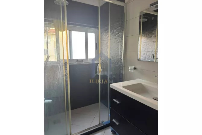 Shtepi me qera Apartament ne Tirane, 2+1, Mobilimi E mobiluar, Pagesa 5,000  Euro.