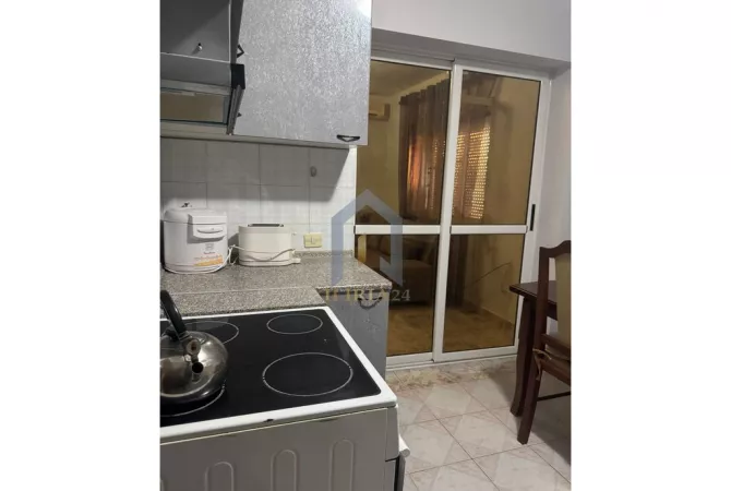 Shtepi me qera Apartament ne Tirane, 2+1, Mobilimi E mobiluar, Pagesa 5,000  Euro.