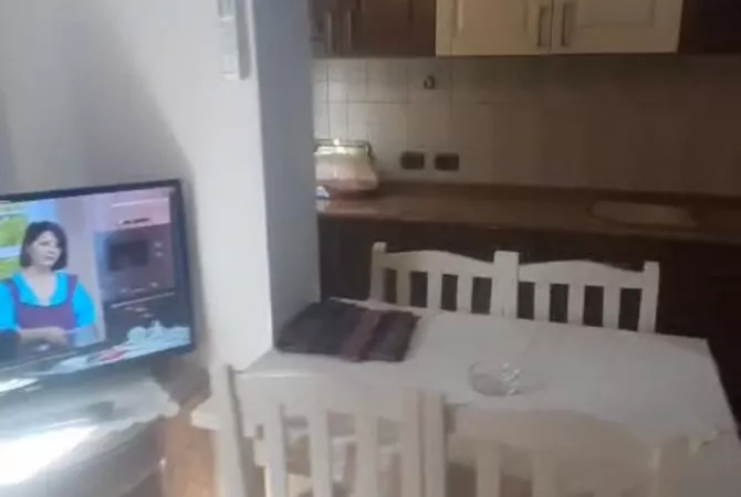 Shtepi me qera Apartament ne Tirane, 2+1, Mobilimi E mobiluar, Pagesa 500  Euro.