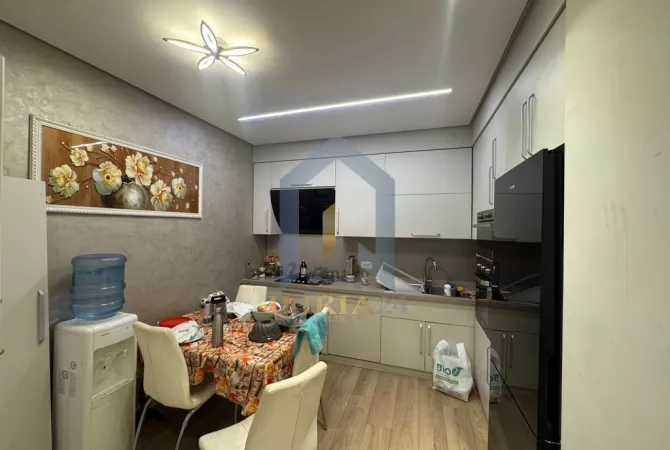 Shtepi me qera Apartament ne Tirane, 2+1, Mobilimi E mobiluar, Pagesa 850  Euro.