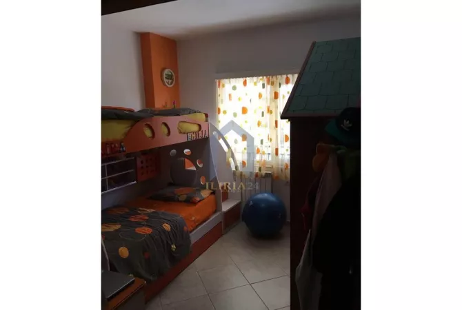 Shtepi me qera 2+1 ne Tirane - 700 Euro