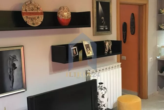 Shtepi me qera 2+1 ne Tirane - 700 Euro