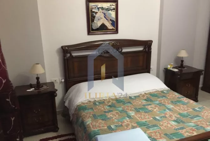 Shtepi me qera Apartament ne Tirane, 2+1, Mobilimi E mobiluar, Pagesa 700  Euro.