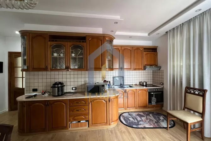 Shtepi me qera 2+1 ne Tirane - 700 Euro