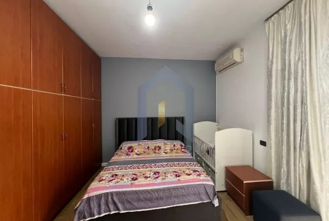 Shtepi me qera Apartament ne Tirane, 2+1, Mobilimi E mobiluar, Pagesa 700  Euro.