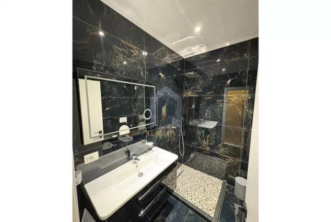 Shtepi me qera 2+1 ne Tirane - 900 Euro
