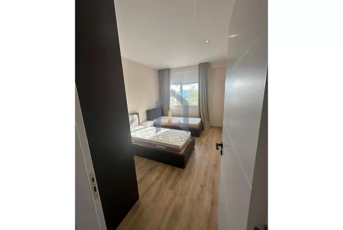 Shtepi me qera 3+1 ne Tirane - 1,000 Euro