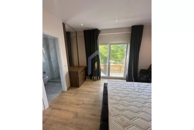 Shtepi me qera 3+1 ne Tirane - 1,000 Euro