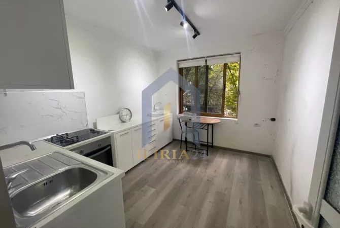 Ambient biznesi me qera 3+1 ne Tirane - 900 Euro
