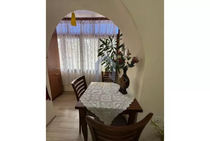 Shtepi me qera Apartament ne Tirane, 1+1, Mobilimi E mobiluar, Pagesa 550  Euro.