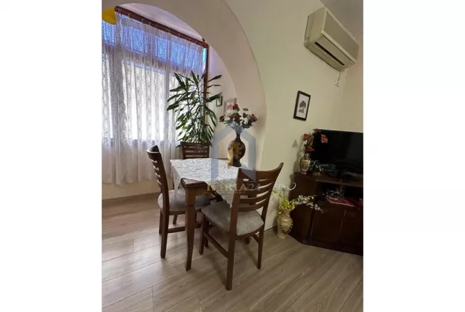 Shtepi me qera Apartament ne Tirane, 1+1, Mobilimi E mobiluar, Pagesa 550  Euro.