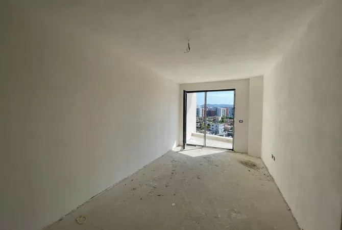 Shtepi ne shitje Apartament ne Tirane, 1+1, Mobilimi Bosh, pa mobiluar, Pagesa 125,000  Euro.