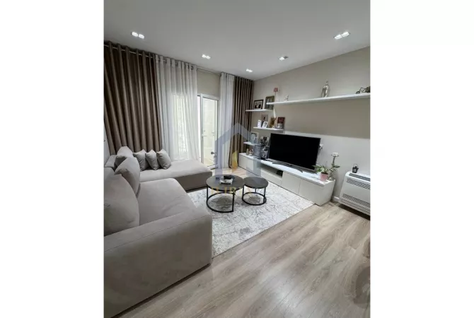 Shtepi me qera 2+1 ne Tirane - 800 Euro