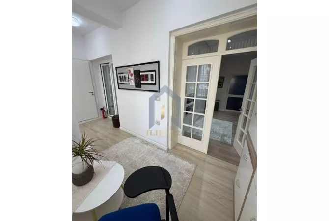 Shtepi me qera Apartament ne Tirane, 2+1, Mobilimi E mobiluar, Pagesa 800  Euro.