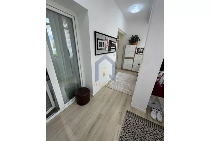 Shtepi me qera Apartament ne Tirane, 2+1, Mobilimi E mobiluar, Pagesa 800  Euro.