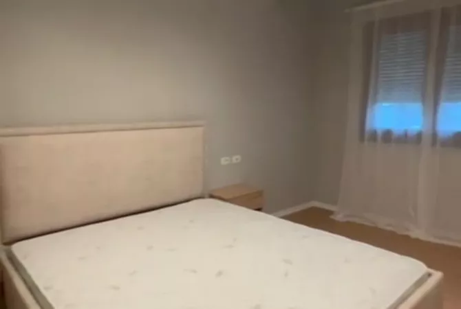 Shtepi me qera 2+1 ne Tirane - 750 Euro