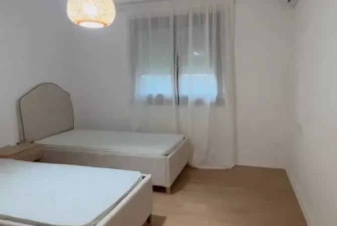 Shtepi me qera Apartament ne Tirane, 2+1, Mobilimi E mobiluar, Pagesa 750  Euro.