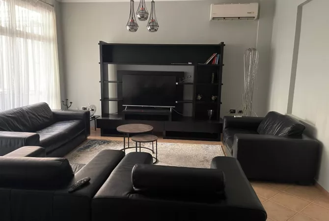 Shtepi me qera 1+1 ne Tirane - 650 Euro