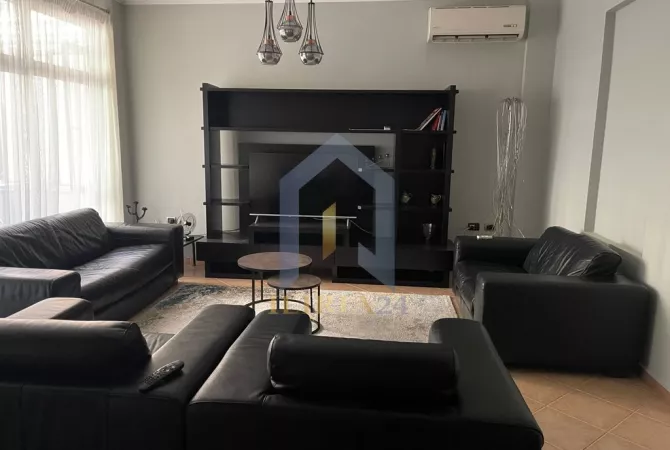 Shtepi me qera 1+1 ne Tirane - 650 Euro