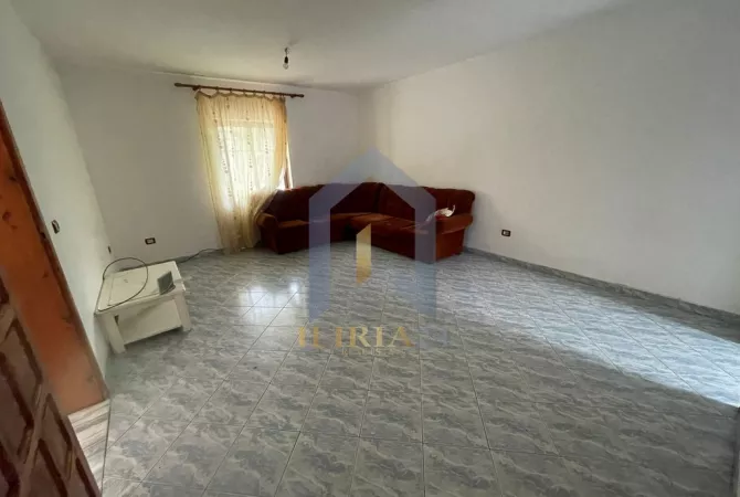 Shtepi me qera Shtepi Private ne Tirane, 1+1, Mobilimi Pjeserisht e mobiluar, Pagesa 350  Euro.