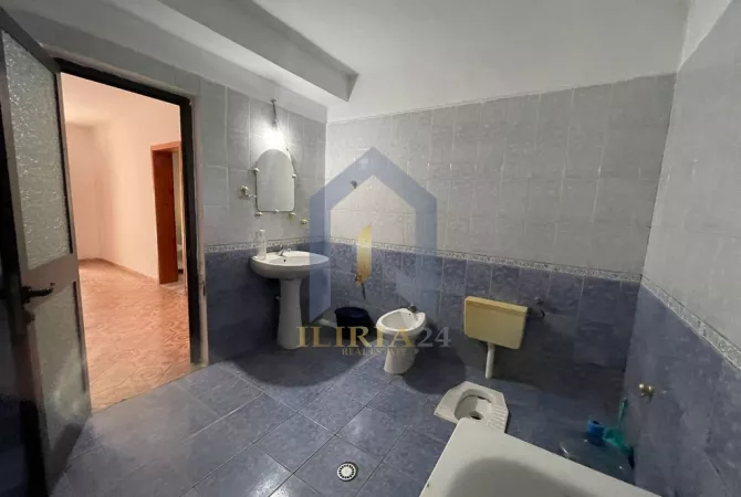 Shtepi me qera Shtepi Private ne Tirane, 1+1, Mobilimi Pjeserisht e mobiluar, Pagesa 350  Euro.