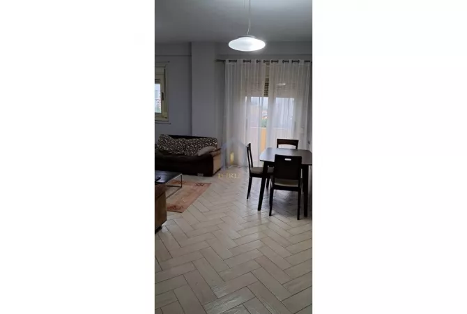 Shtepi me qera Apartament ne Tirane, 2+1, Mobilimi E mobiluar, Pagesa 550  Euro.