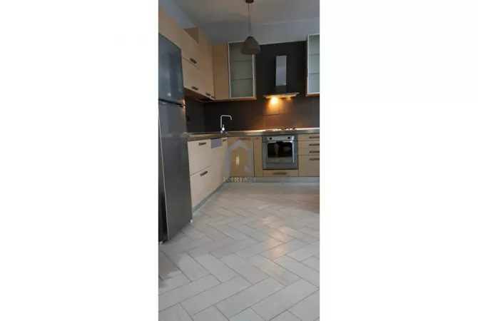 Shtepi me qera 2+1 ne Tirane - 550 Euro