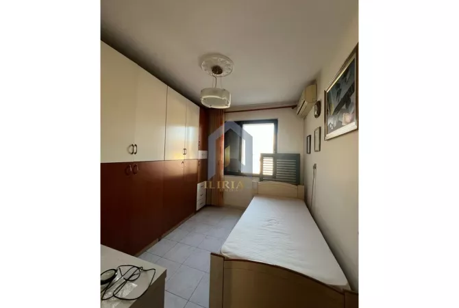 Shtepi me qera Apartament ne Tirane, 2+1, Mobilimi E mobiluar, Pagesa 450  Euro.