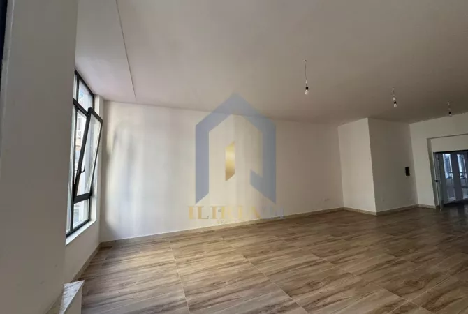 Business Property for Rent 3+1 in Tirana - 1,500 Euro
