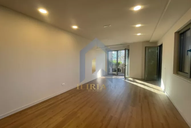 Ambient biznesi me qera 3+1 ne Tirane - 2,200 Euro