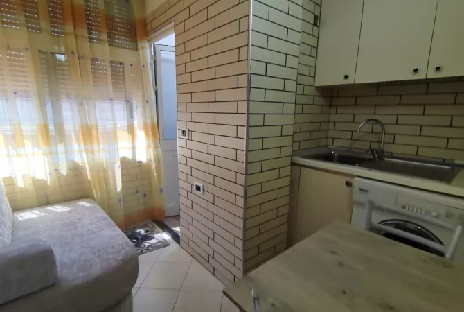Shtepi me qera Apartament ne Tirane, 1+1, Mobilimi E mobiluar, Pagesa 370  Euro.