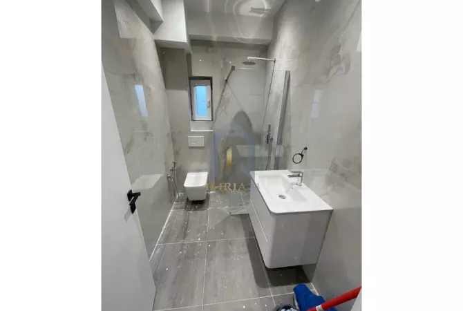 Shtepi ne shitje Apartament ne Tirane, 1+1, Mobilimi Bosh, pa mobiluar, Pagesa 91,443  Euro.
