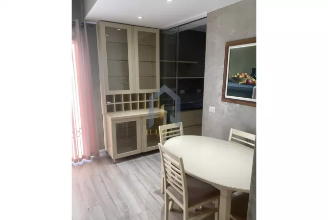 Shtepi me qera Apartament ne Tirane, 2+1, Mobilimi E mobiluar, Pagesa 550  Euro.