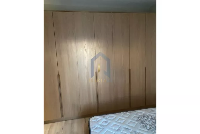 Shtepi me qera Apartament ne Tirane, 2+1, Mobilimi E mobiluar, Pagesa 550  Euro.