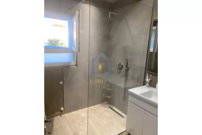 Shtepi me qera Apartament ne Tirane, 2+1, Mobilimi E mobiluar, Pagesa 550  Euro.