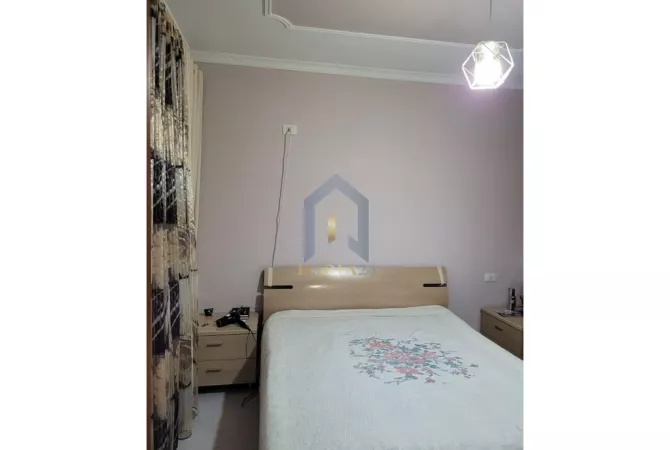 Shtepi me qera Apartament ne Tirane, 2+1, Mobilimi E mobiluar, Pagesa 700  Euro.