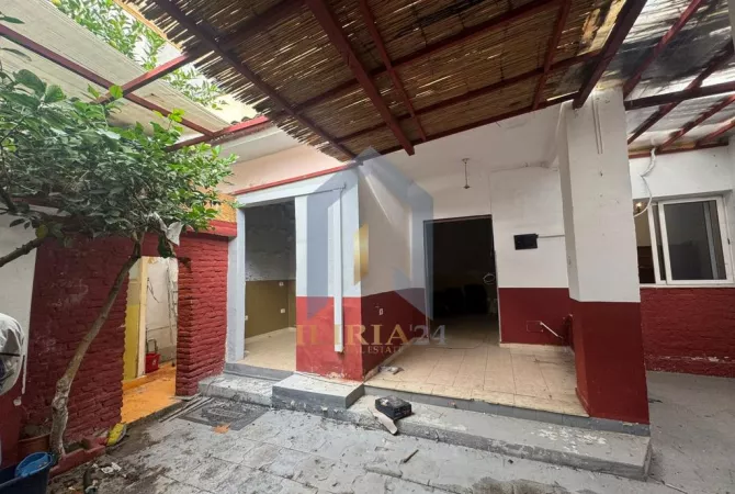 Ambient biznesi me qera 2+1 ne Tirane - 650 Euro