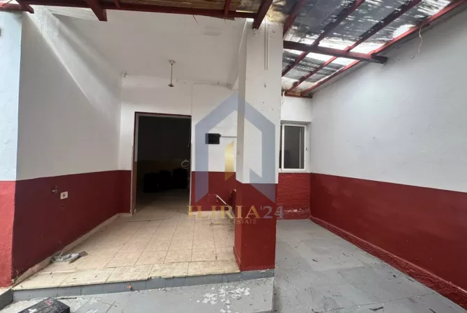 Ambient biznesi me qera 2+1 ne Tirane - 650 Euro