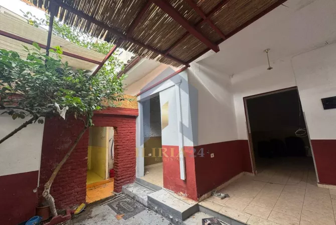 Ambient biznesi me qera 2+1 ne Tirane - 650 Euro