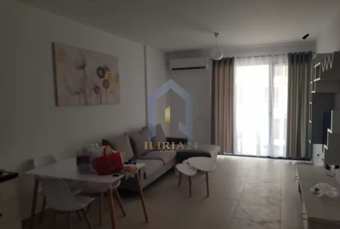 Shtepi me qera 2+1 ne Tirane - 700 Euro