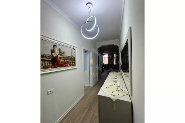 Shtepi me qera Apartament ne Tirane, 3+1, Mobilimi E mobiluar, Pagesa 1,100  Euro.
