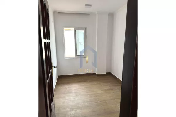 Shtepi me qera Apartament ne Tirane, 5+1, Mobilimi Pjeserisht e mobiluar, Pagesa 1,700  Euro.