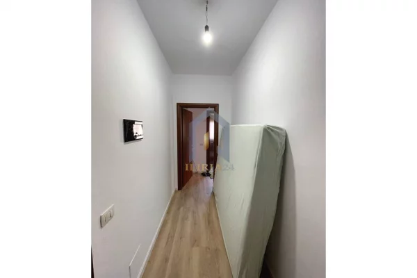 Shtepi ne shitje Apartament ne Tirane, 1+1, Mobilimi E mobiluar, Pagesa 95,000  Euro.