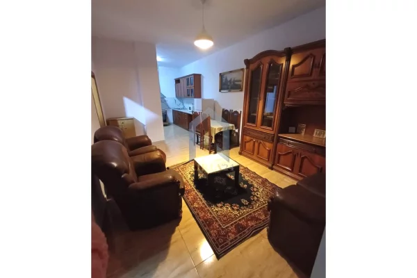 Shtepi me qera 2+1 ne Tirane - 450 Euro