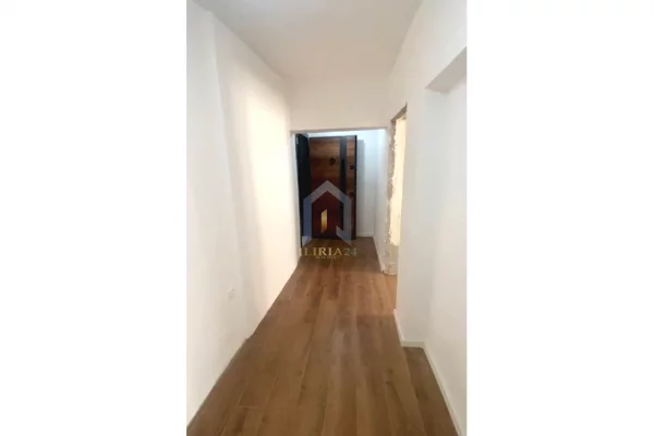 Shtepi ne shitje Apartament ne Tirane, 1+1, Mobilimi Bosh, pa mobiluar, Pagesa 167,000  Euro.