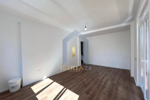 Shtepi ne shitje 1+1 ne Tirane - 160,000 Euro